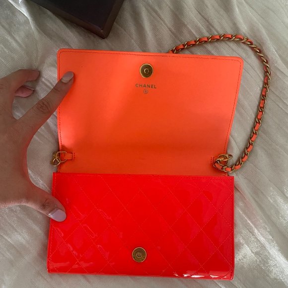 CHANEL Patent Boy Wallet On Chain - Picture 5 of 8